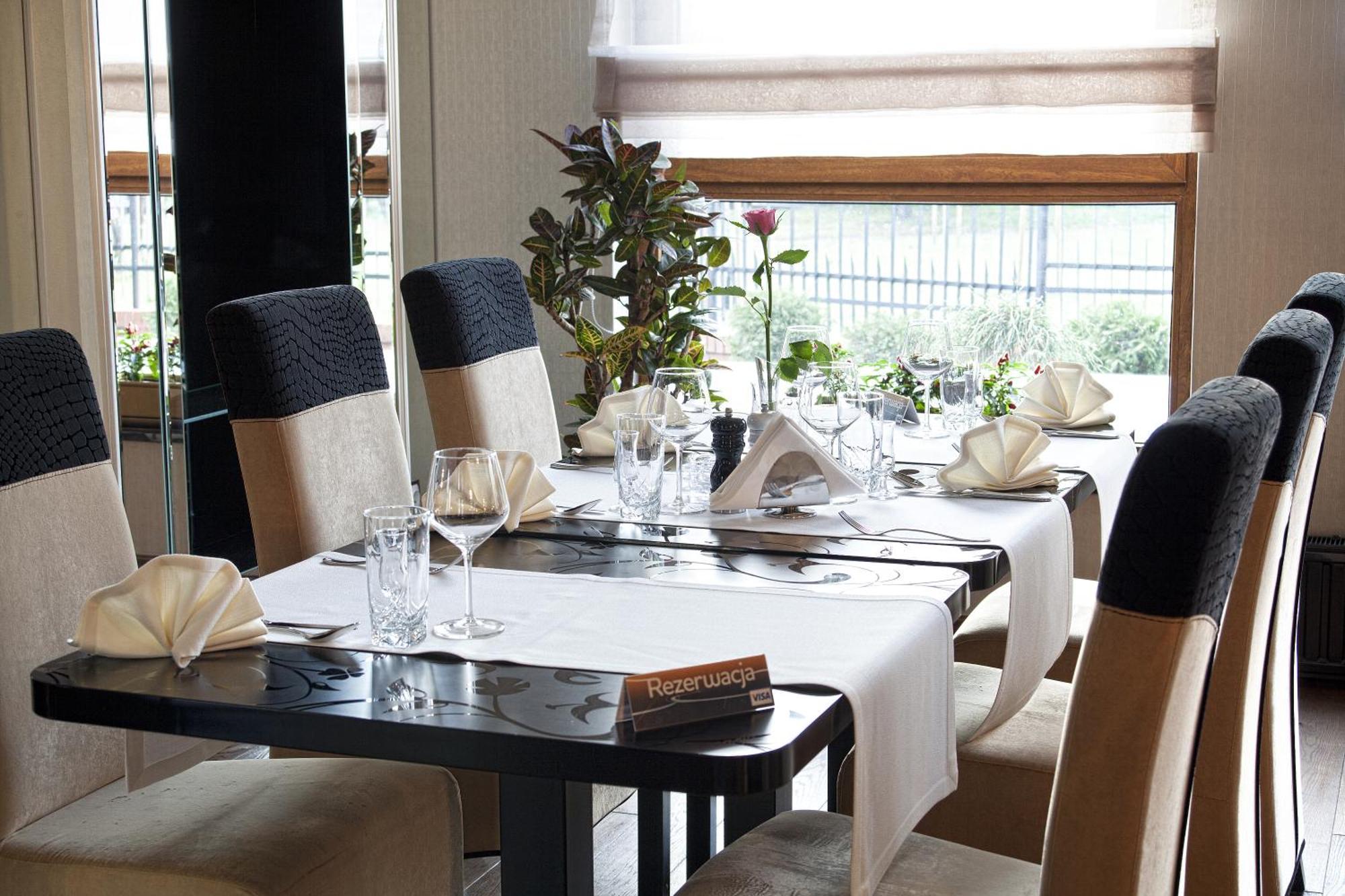 M Hotel Sosnowiec Extérieur photo