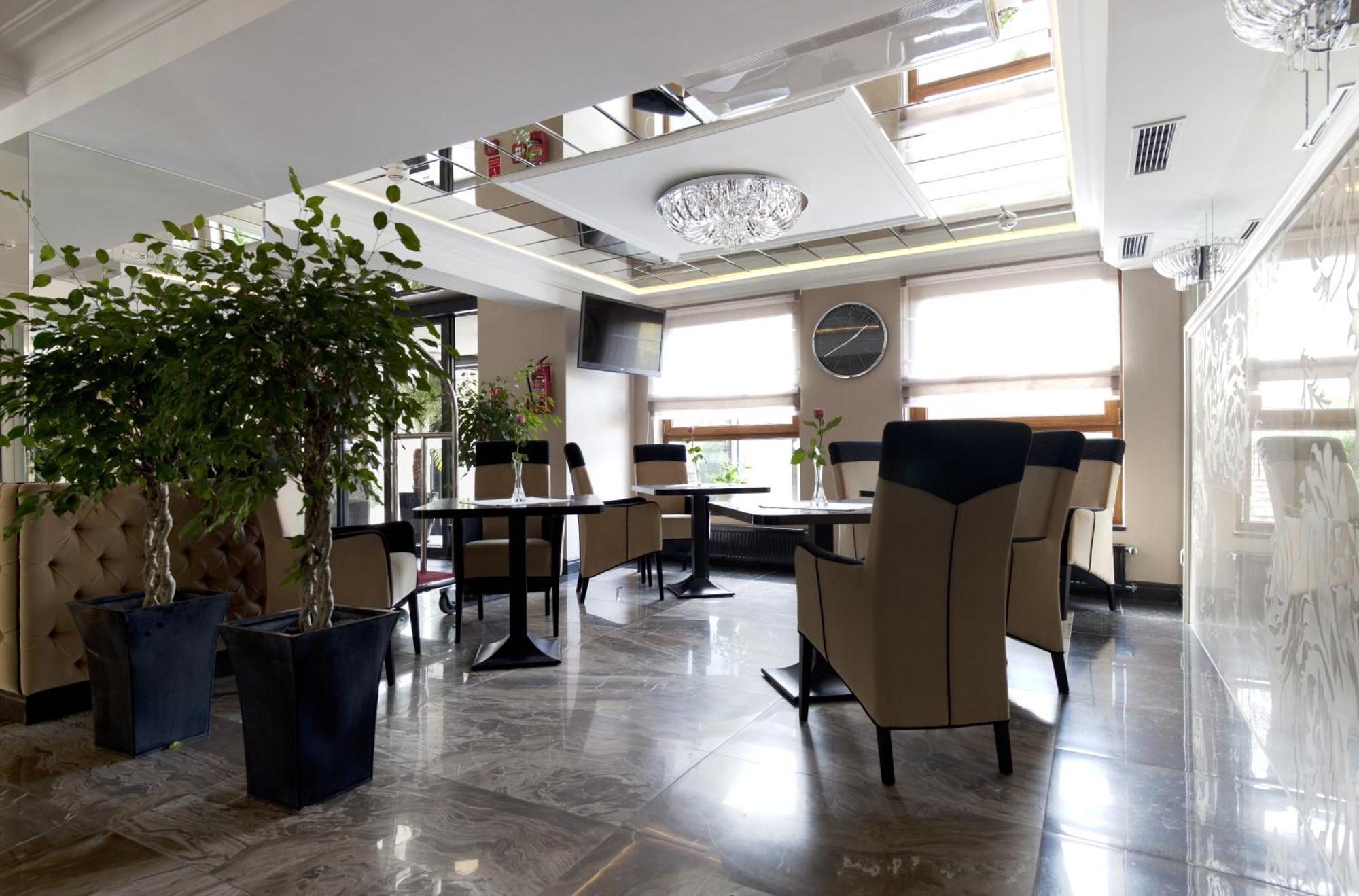 M Hotel Sosnowiec Extérieur photo