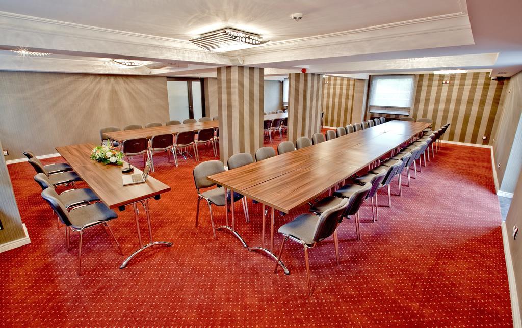 M Hotel Sosnowiec Extérieur photo