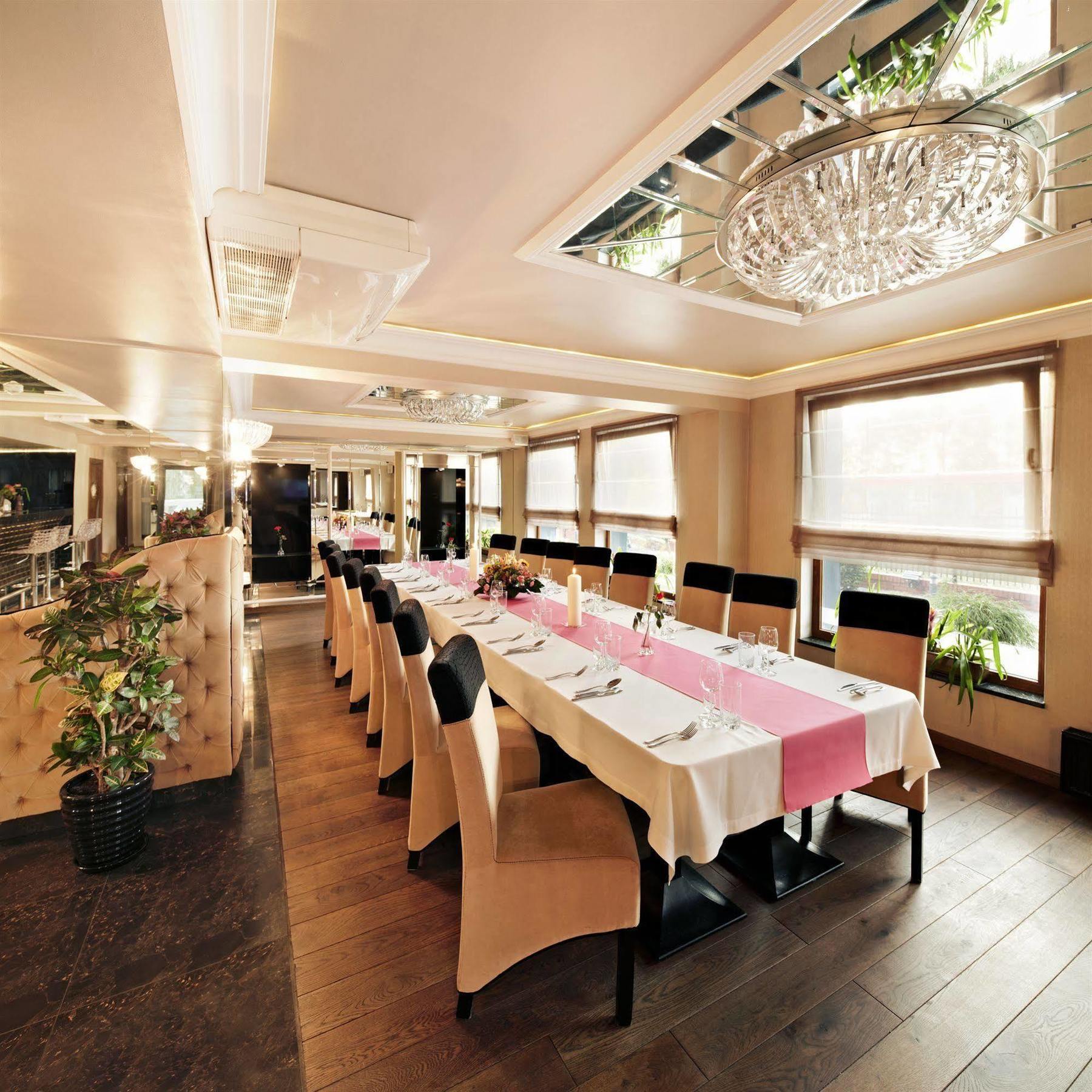 M Hotel Sosnowiec Extérieur photo
