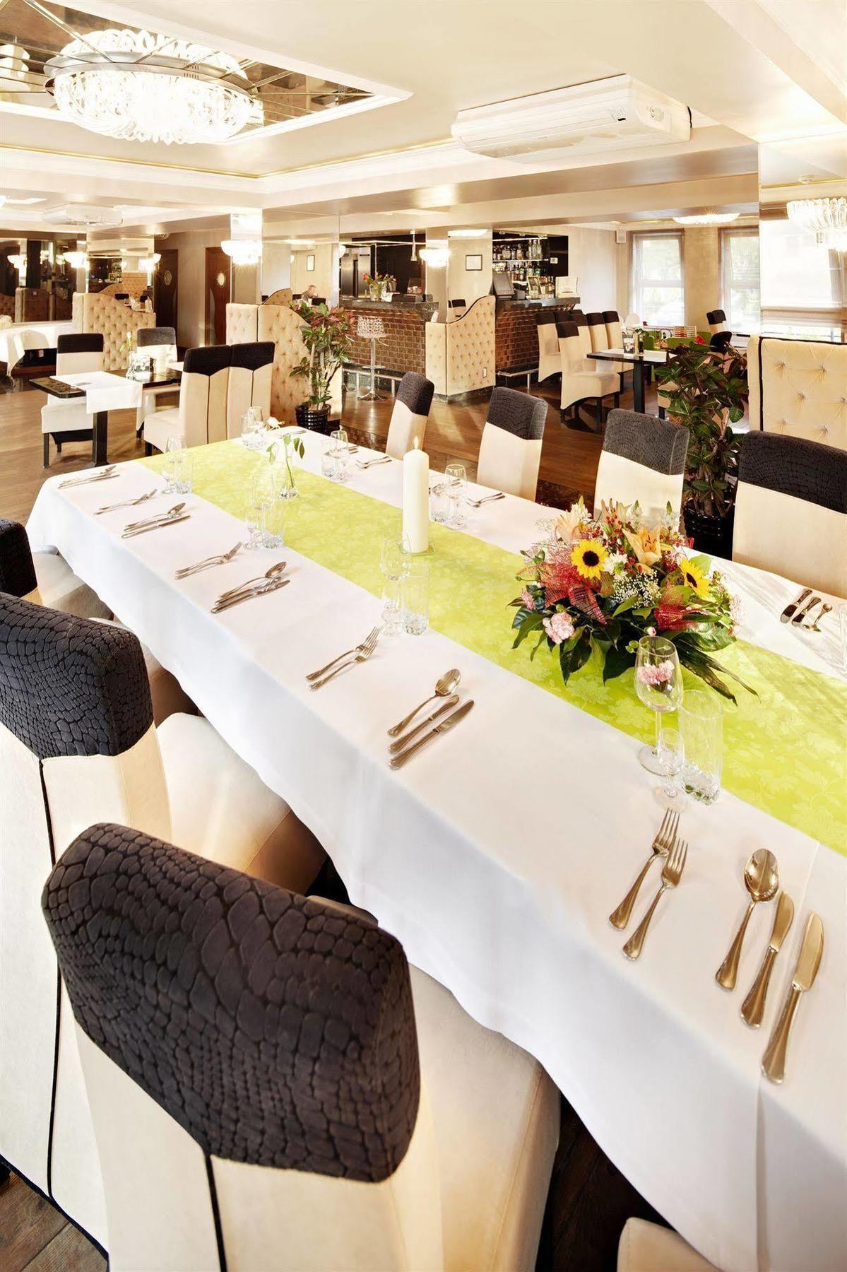 M Hotel Sosnowiec Extérieur photo